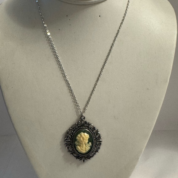 MULTILAYER DURBAN SUNRISE STATEMENT NECKLACE D2 - Picture 5 of 9